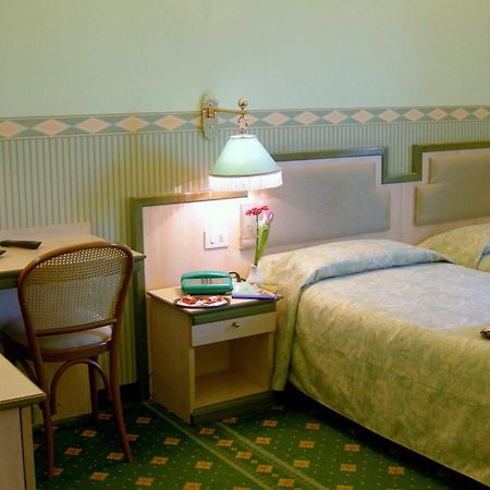Buenos Aires Hotel ミラノ エクステリア 写真