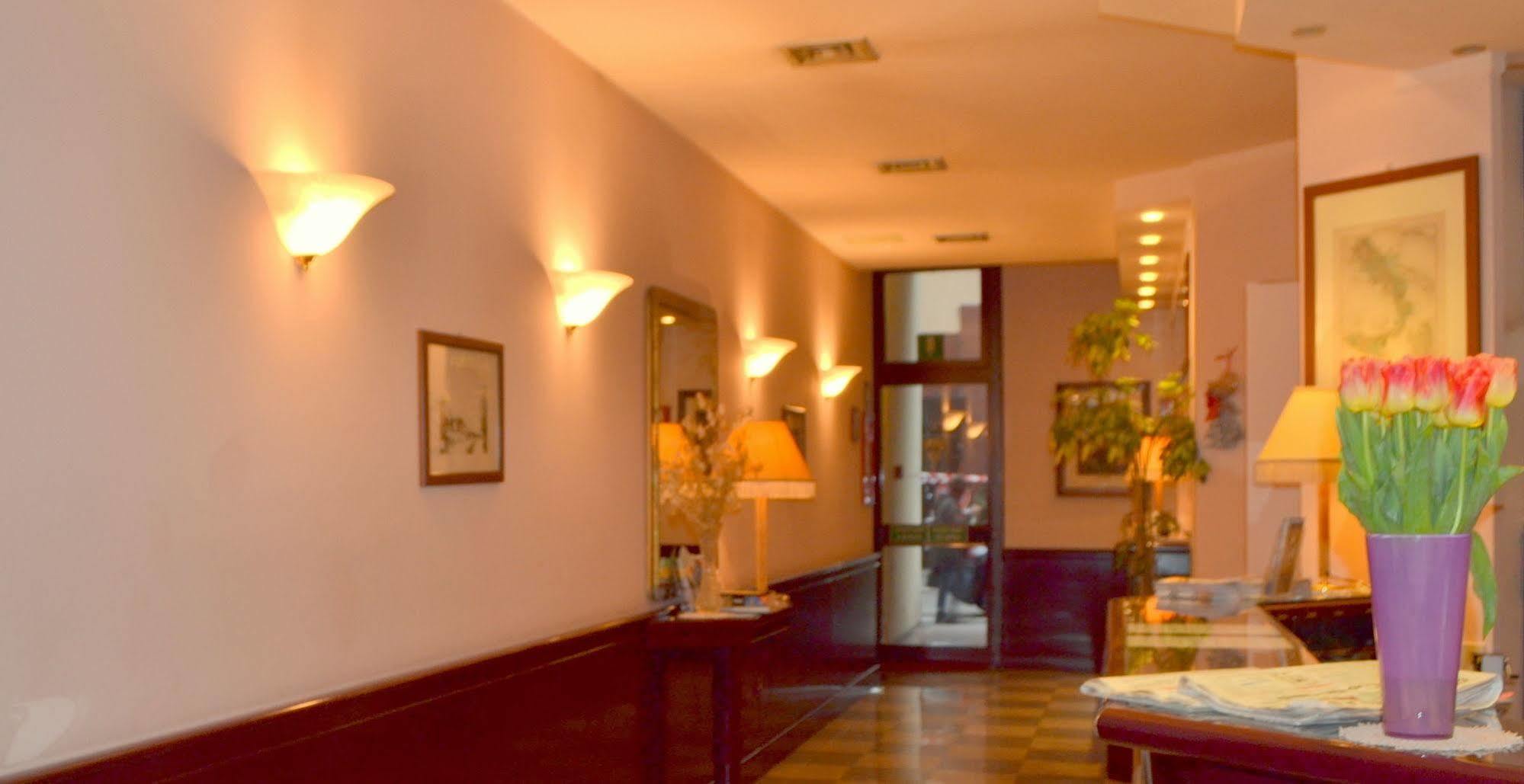 Buenos Aires Hotel ミラノ エクステリア 写真