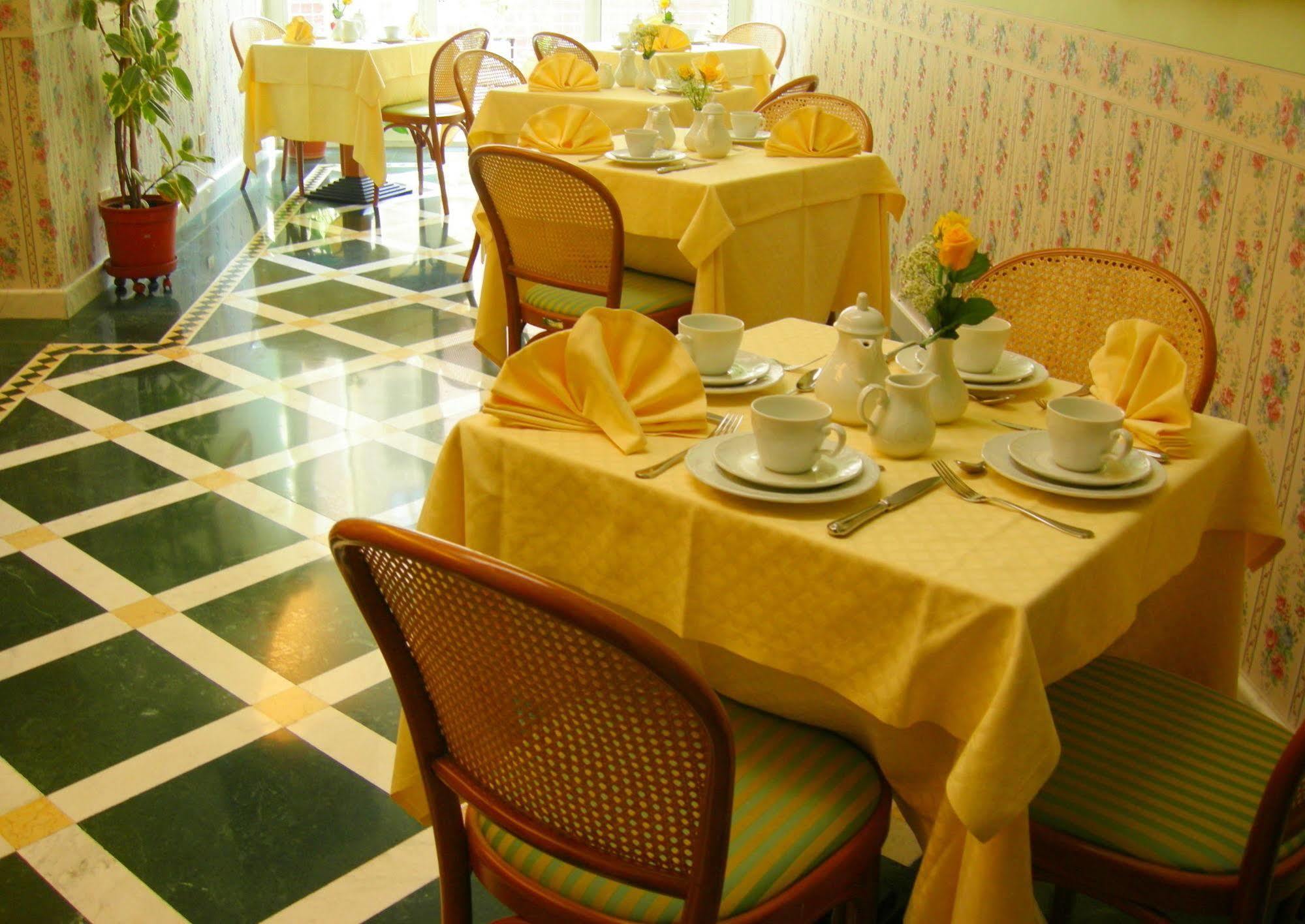 Buenos Aires Hotel ミラノ エクステリア 写真