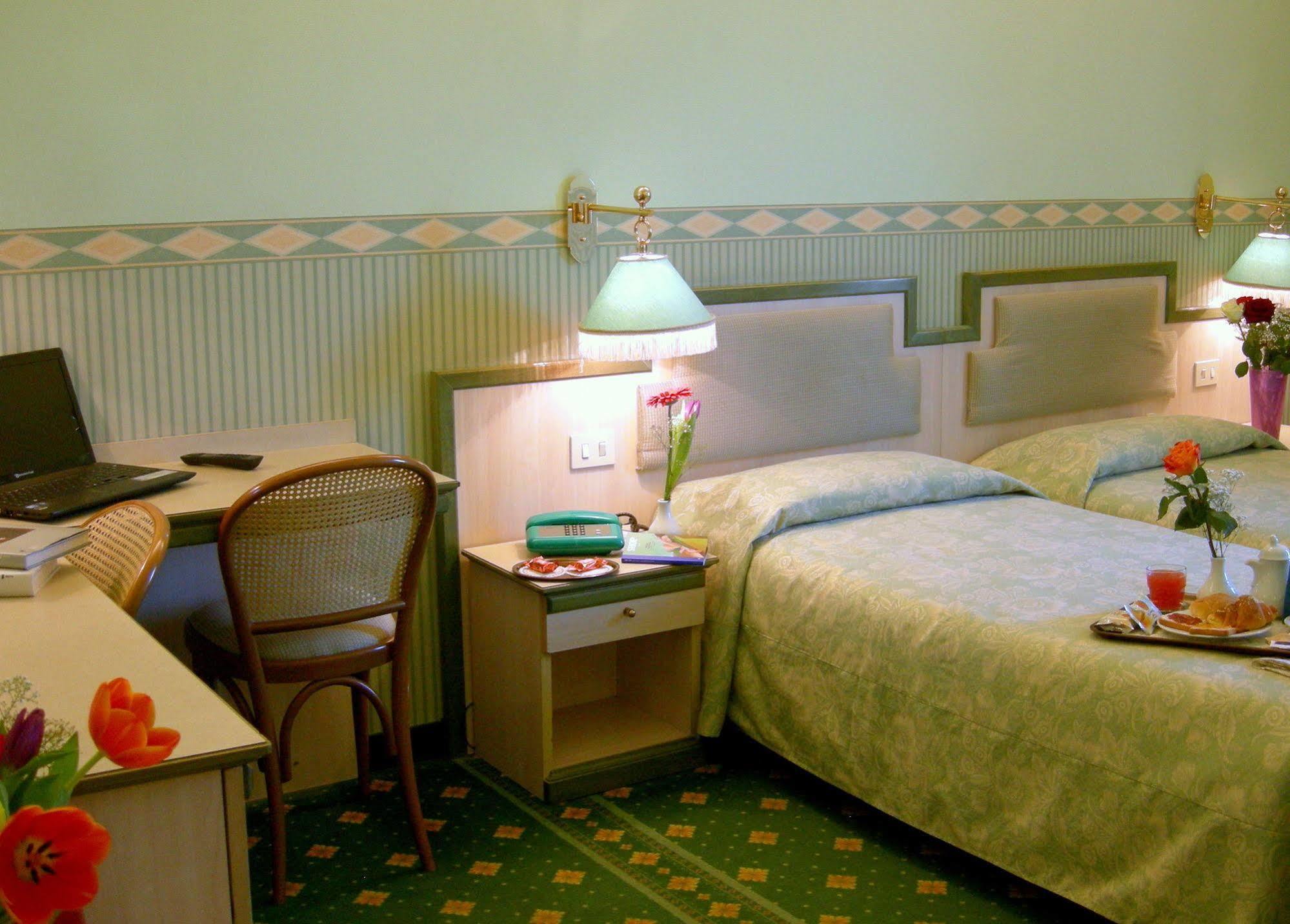 Buenos Aires Hotel ミラノ エクステリア 写真