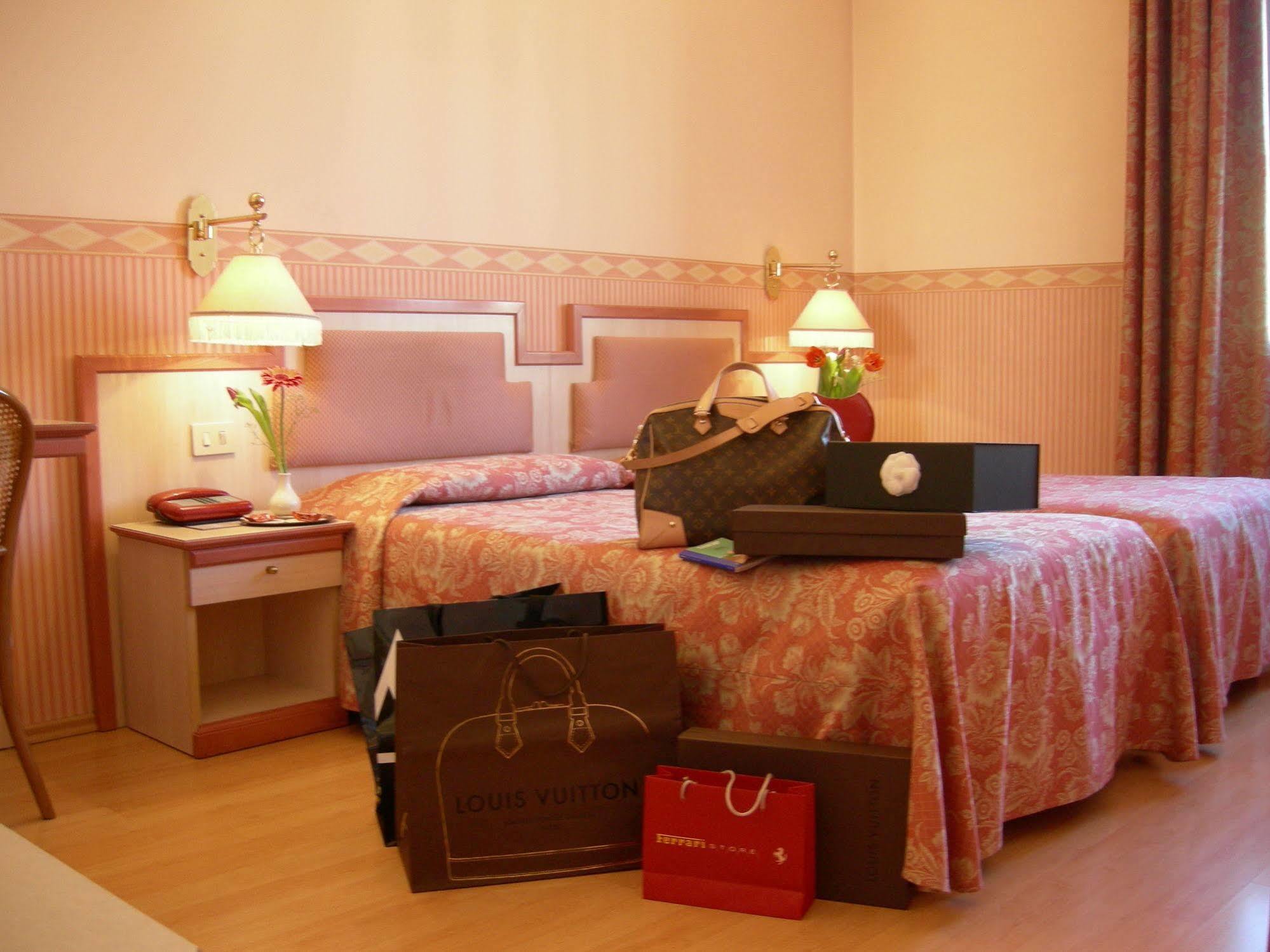 Buenos Aires Hotel ミラノ エクステリア 写真