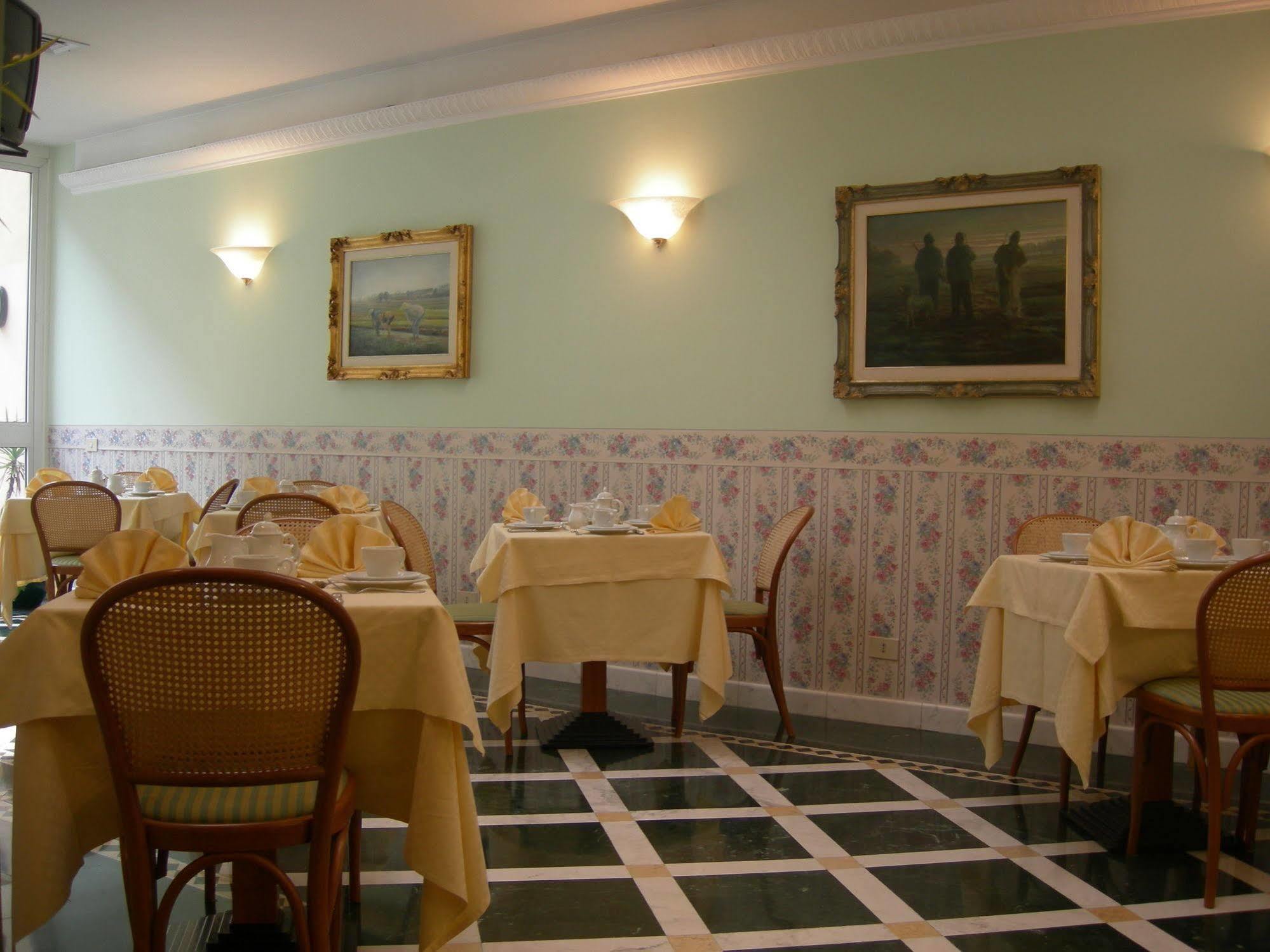 Buenos Aires Hotel ミラノ エクステリア 写真