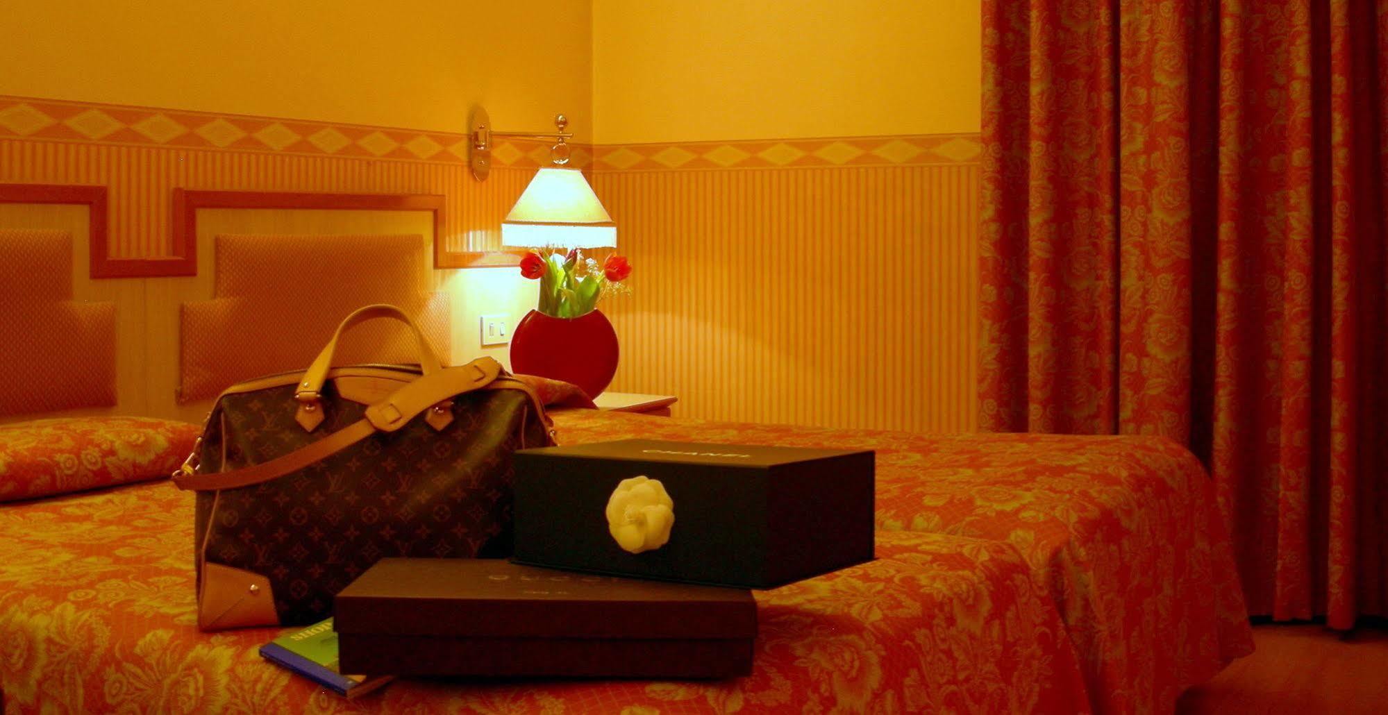 Buenos Aires Hotel ミラノ エクステリア 写真